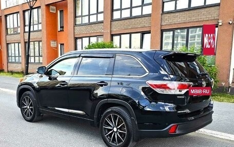 Toyota Highlander III, 2015 год, 2 990 000 рублей, 4 фотография