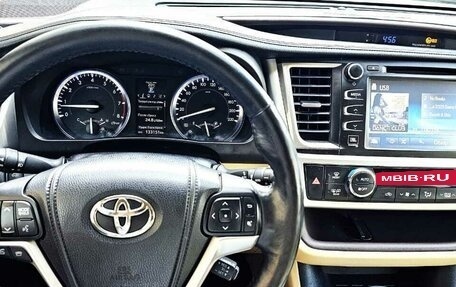 Toyota Highlander III, 2015 год, 2 990 000 рублей, 8 фотография