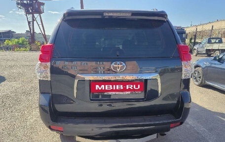 Toyota Land Cruiser Prado 150 рестайлинг 2, 2013 год, 2 600 000 рублей, 12 фотография