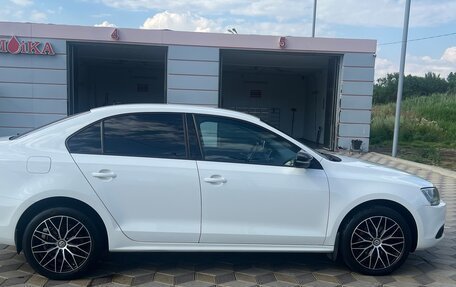 Volkswagen Jetta VI, 2014 год, 1 320 000 рублей, 3 фотография