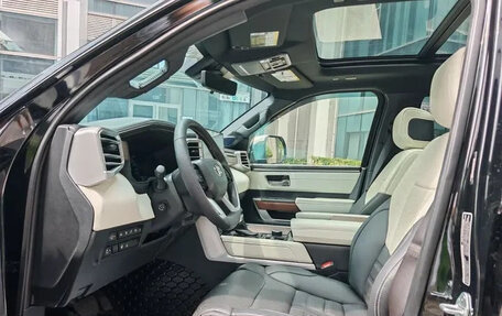 Toyota Sequoia, 2023 год, 9 570 011 рублей, 5 фотография