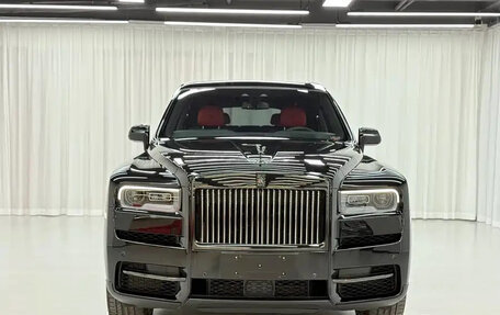 Rolls-Royce Cullinan, 2022 год, 68 000 272 рублей, 2 фотография