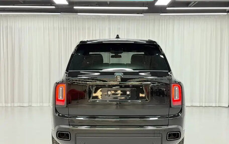 Rolls-Royce Cullinan, 2022 год, 68 000 272 рублей, 5 фотография