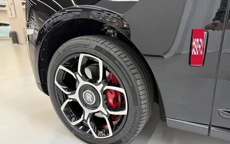 Rolls-Royce Cullinan, 2022 год, 68 000 272 рублей, 8 фотография