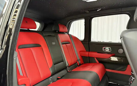 Rolls-Royce Cullinan, 2022 год, 68 000 272 рублей, 20 фотография