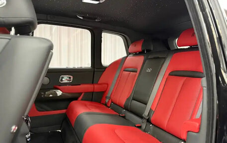 Rolls-Royce Cullinan, 2022 год, 68 000 272 рублей, 21 фотография