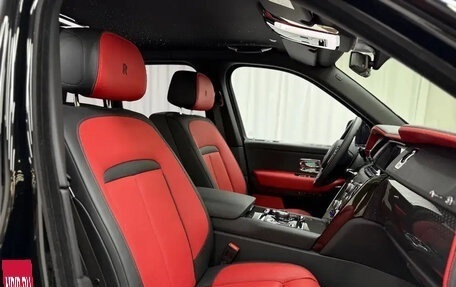 Rolls-Royce Cullinan, 2022 год, 68 000 272 рублей, 11 фотография