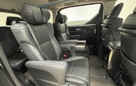 Toyota Alphard III, 2022 год, 2 335 000 рублей, 7 фотография