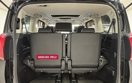 Toyota Alphard III, 2022 год, 2 335 000 рублей, 9 фотография