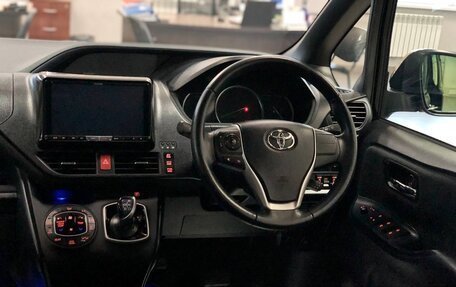 Toyota Voxy III, 2015 год, 1 920 000 рублей, 12 фотография