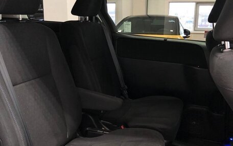 Toyota Voxy III, 2015 год, 1 920 000 рублей, 15 фотография