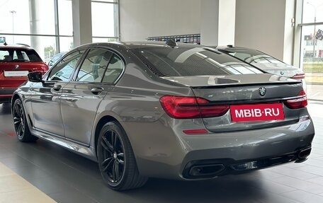 BMW 7 серия, 2017 год, 3 950 000 рублей, 2 фотография