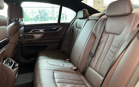 BMW 7 серия, 2017 год, 3 950 000 рублей, 11 фотография