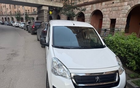 Peugeot Partner II рестайлинг 2, 2021 год, 1 950 000 рублей, 6 фотография
