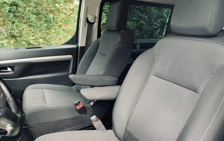 Peugeot Traveller I, 2019 год, 2 454 000 рублей, 11 фотография