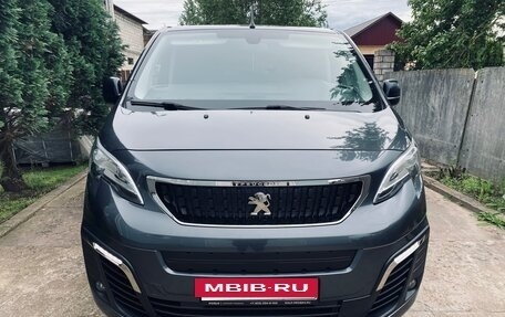 Peugeot Traveller I, 2019 год, 2 454 000 рублей, 5 фотография