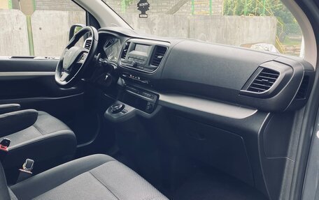 Peugeot Traveller I, 2019 год, 2 454 000 рублей, 14 фотография
