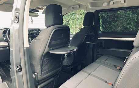Peugeot Traveller I, 2019 год, 2 454 000 рублей, 18 фотография
