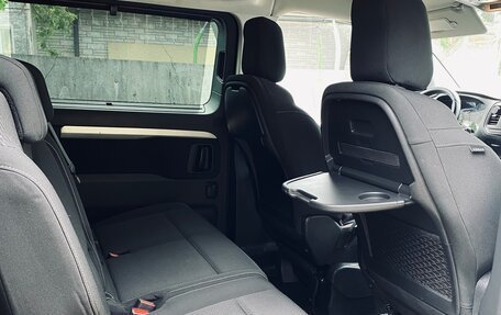 Peugeot Traveller I, 2019 год, 2 454 000 рублей, 25 фотография