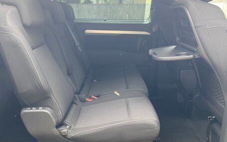 Peugeot Traveller I, 2019 год, 2 454 000 рублей, 24 фотография