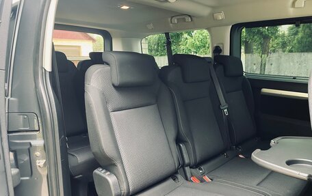 Peugeot Traveller I, 2019 год, 2 454 000 рублей, 26 фотография