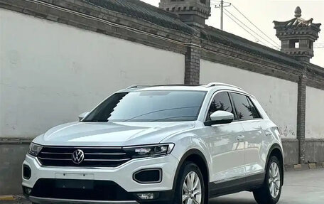 Volkswagen T-Roc I, 2021 год, 1 715 855 рублей, 1 фотография