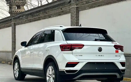 Volkswagen T-Roc I, 2021 год, 1 715 855 рублей, 3 фотография