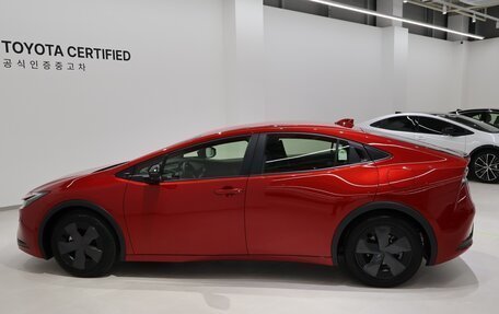 Toyota Prius IV XW50, 2024 год, 4 100 000 рублей, 6 фотография