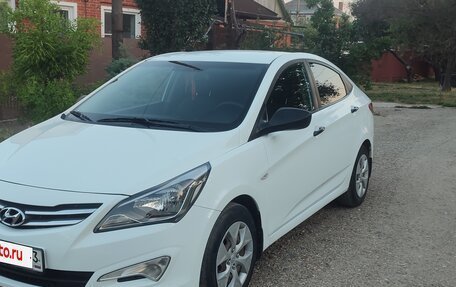 Hyundai Solaris II рестайлинг, 2014 год, 820 000 рублей, 2 фотография
