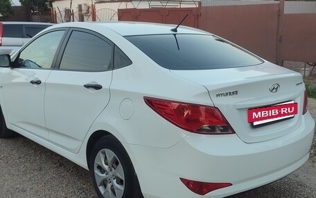 Hyundai Solaris II рестайлинг, 2014 год, 820 000 рублей, 3 фотография