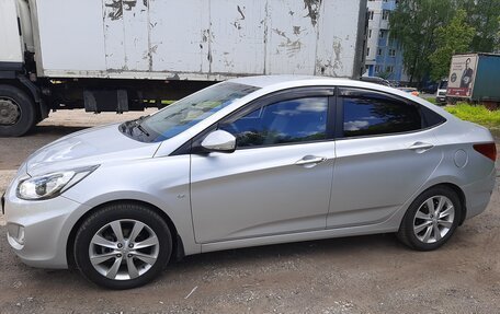 Hyundai Solaris II рестайлинг, 2011 год, 1 100 000 рублей, 8 фотография