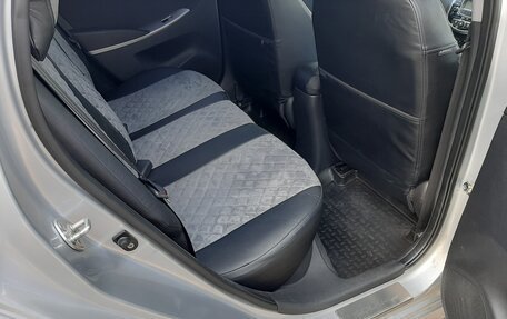 Hyundai Solaris II рестайлинг, 2011 год, 1 100 000 рублей, 18 фотография