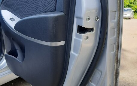 Hyundai Solaris II рестайлинг, 2011 год, 1 100 000 рублей, 26 фотография