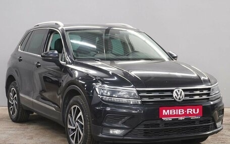 Volkswagen Tiguan II, 2018 год, 2 400 000 рублей, 3 фотография