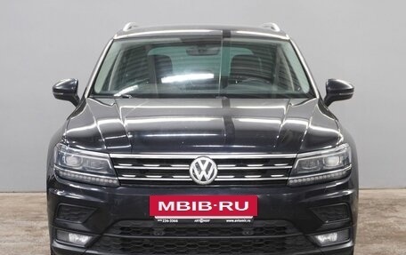 Volkswagen Tiguan II, 2018 год, 2 400 000 рублей, 2 фотография