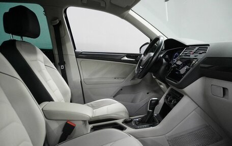Volkswagen Tiguan II, 2018 год, 2 400 000 рублей, 12 фотография