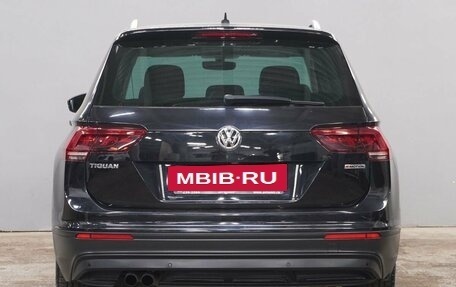 Volkswagen Tiguan II, 2018 год, 2 400 000 рублей, 6 фотография