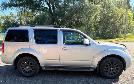 Nissan Pathfinder, 2010 год, 1 690 000 рублей, 4 фотография