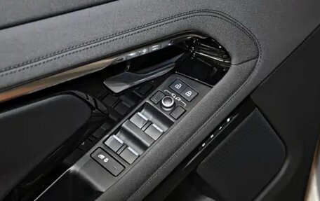 Land Rover Range Rover Evoque II, 2024 год, 4 800 000 рублей, 7 фотография