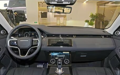 Land Rover Range Rover Evoque II, 2024 год, 4 800 000 рублей, 5 фотография