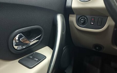 Renault Logan II, 2015 год, 653 000 рублей, 13 фотография