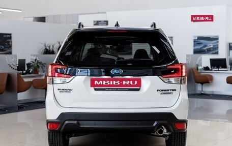Subaru Forester, 2024 год, 4 990 000 рублей, 9 фотография