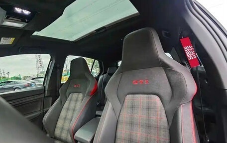 Volkswagen Golf GTI, 2022 год, 2 460 000 рублей, 7 фотография