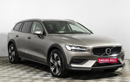 Volvo V60 Cross Country II, 2020 год, 3 829 700 рублей, 3 фотография
