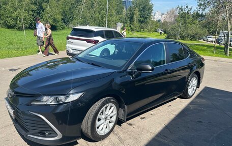 Toyota Camry, 2022 год, 2 700 000 рублей, 10 фотография