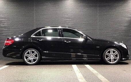 Mercedes-Benz E-Класс, 2013 год, 999 666 рублей, 31 фотография