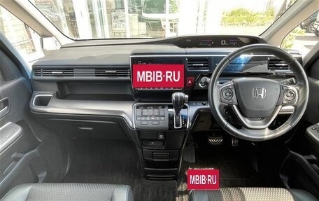Honda Stepwgn IV, 2021 год, 2 242 000 рублей, 9 фотография