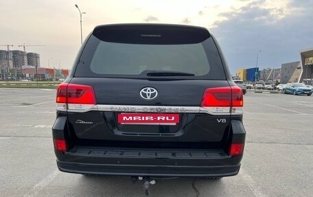 Toyota Land Cruiser 200, 2018 год, 6 200 000 рублей, 4 фотография