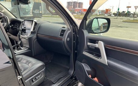 Toyota Land Cruiser 200, 2018 год, 6 200 000 рублей, 9 фотография