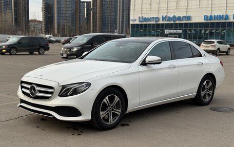 Mercedes-Benz E-Класс, 2019 год, 3 150 000 рублей, 8 фотография
